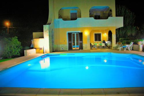 Happy Holiday Villa — 4-Star Luxury Hotel in Siracusa, Italy