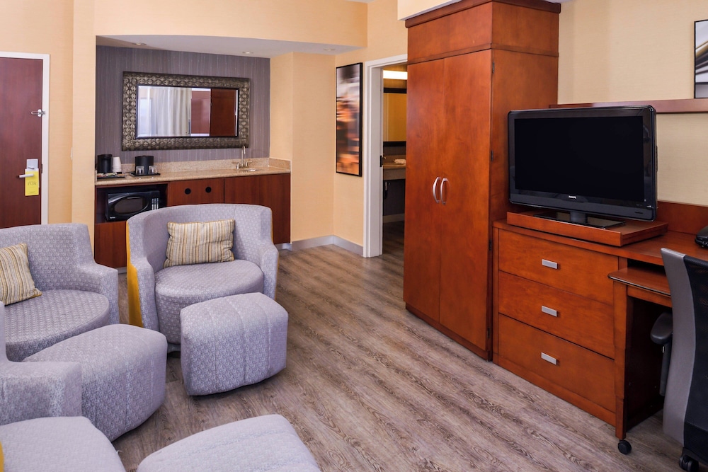 Courtyard Marriott Victorville - photo 20