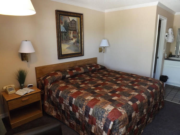 Oak Grove Inn - photo 20