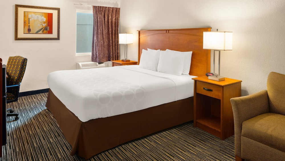 Magnuson Hotel Detroit Airport - photo 18