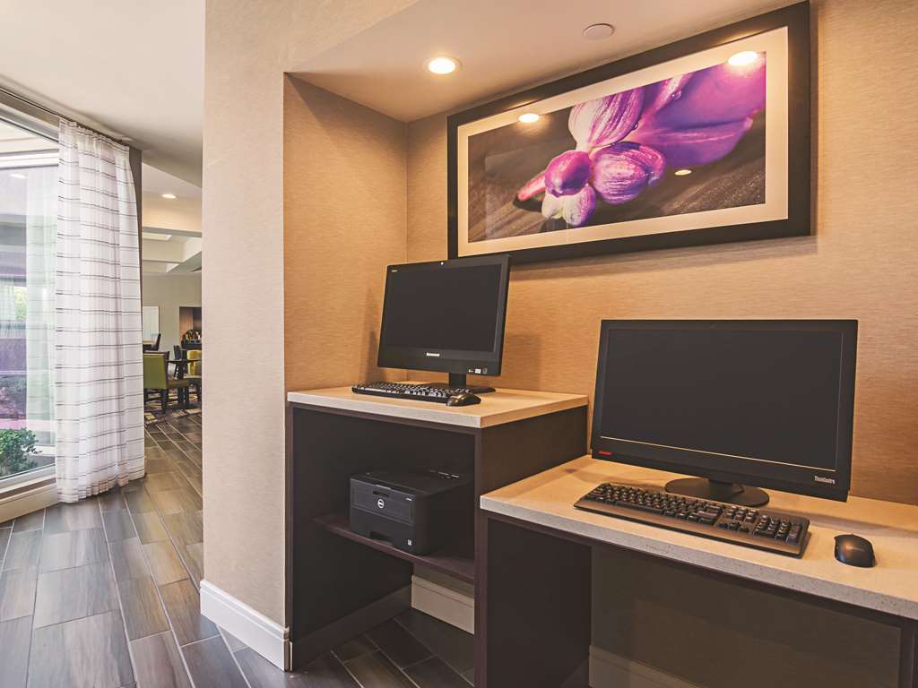 La Quinta Inn & Suites by Wyndham Oklahoma City NW Expwy - photo 53