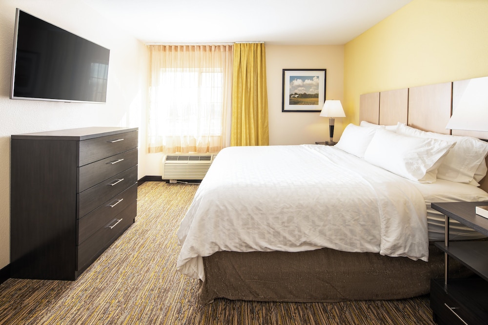 Candlewood Suites Bellevue by IHG - photo 12