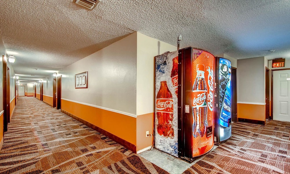 Orangewood Inn & Suites Midtown - photo 40