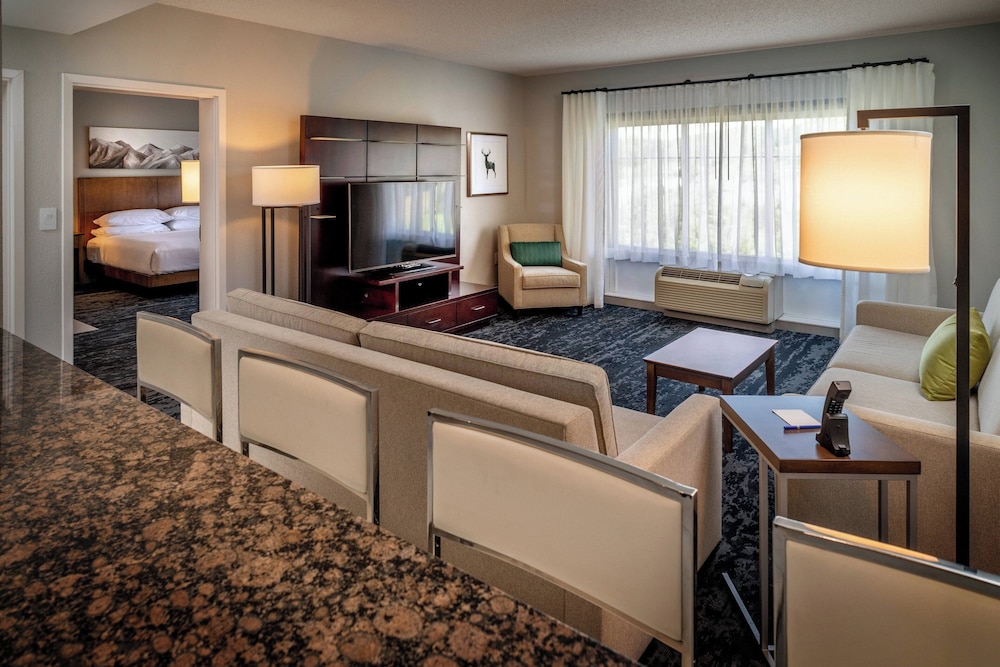 Delta Hotels by Marriott Huntington Mall - photo 9