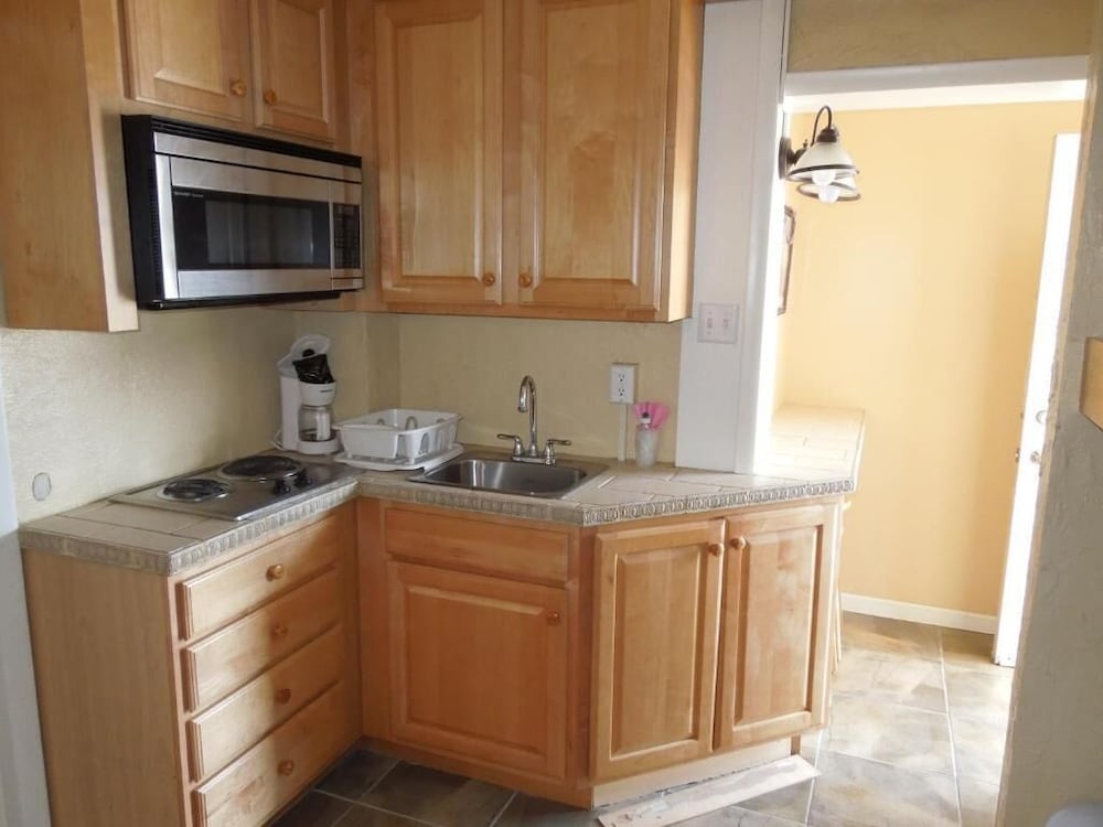 The Sifting Sands Motel - photo 18