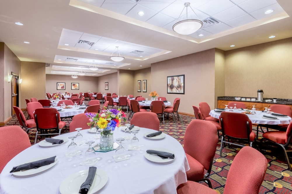 Holiday Inn & Suites Grand Junction by IHG - photo 48