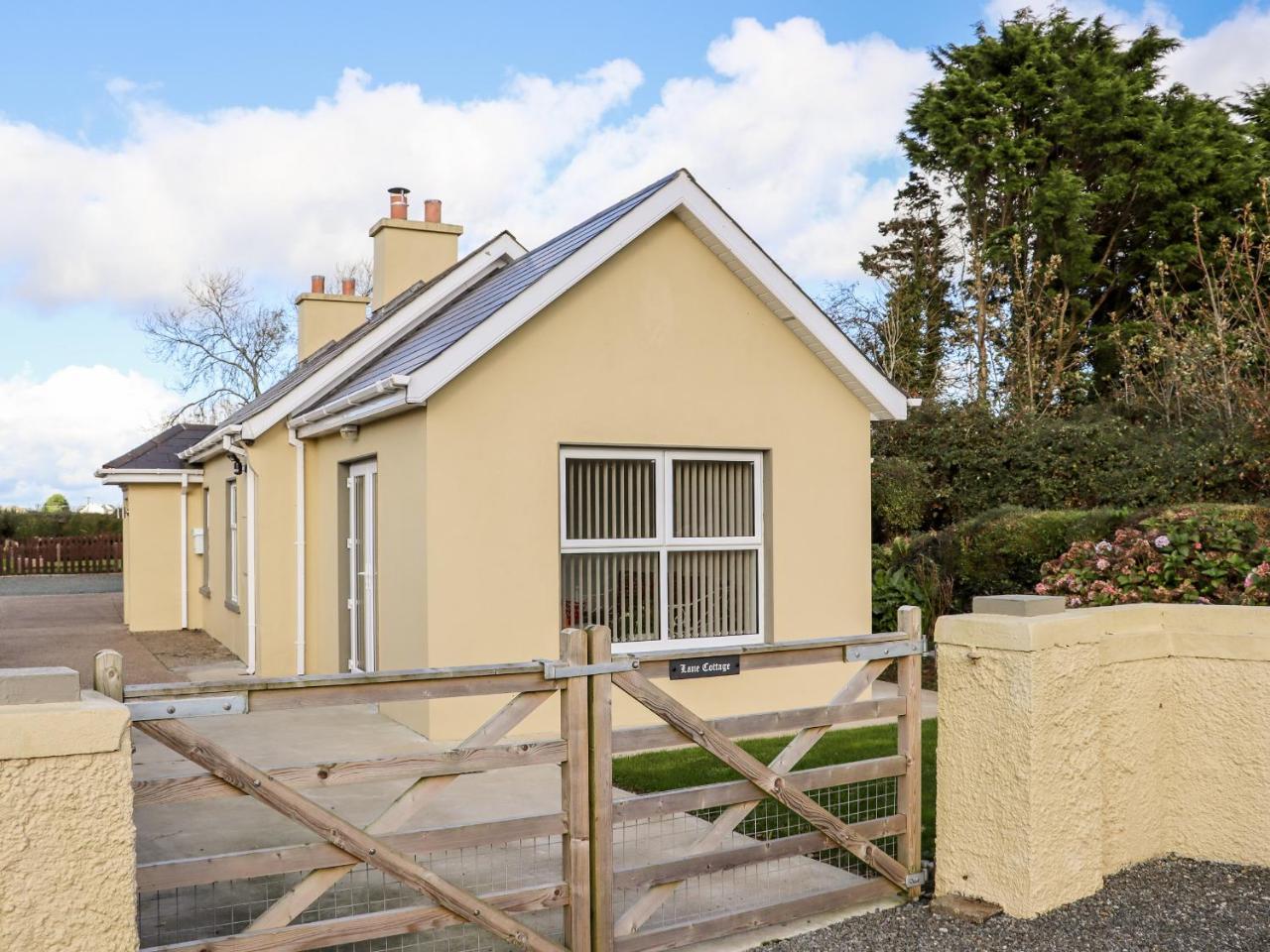 Lane Cottage — 4-Star Luxury Hotel in Loch Garman, Republic of Ireland