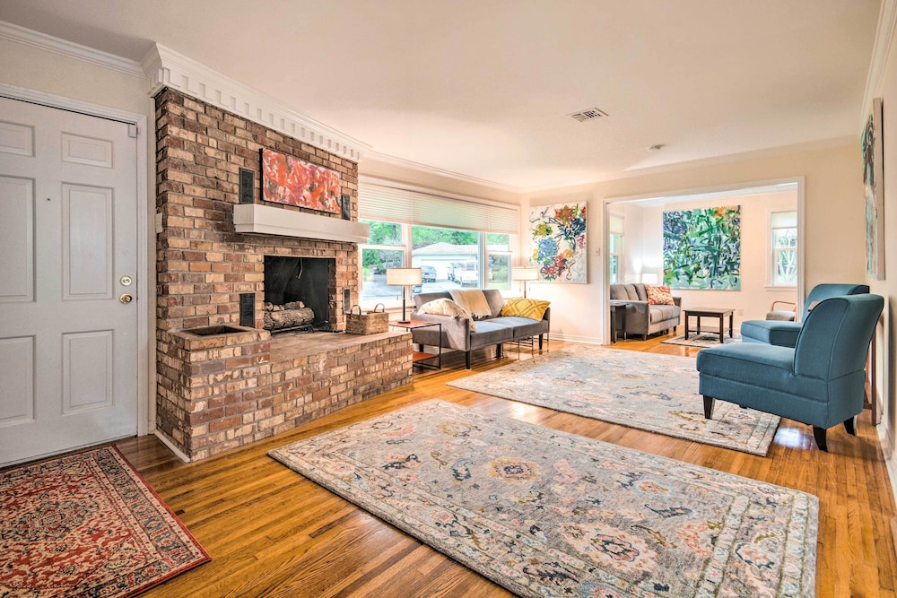 Newly Renovated Little Rock Escape w Yard in Little Rock, United States