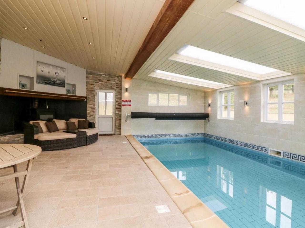 Pheasants Roost With Indoor Pool In Devon — Winkleigh — photo 4