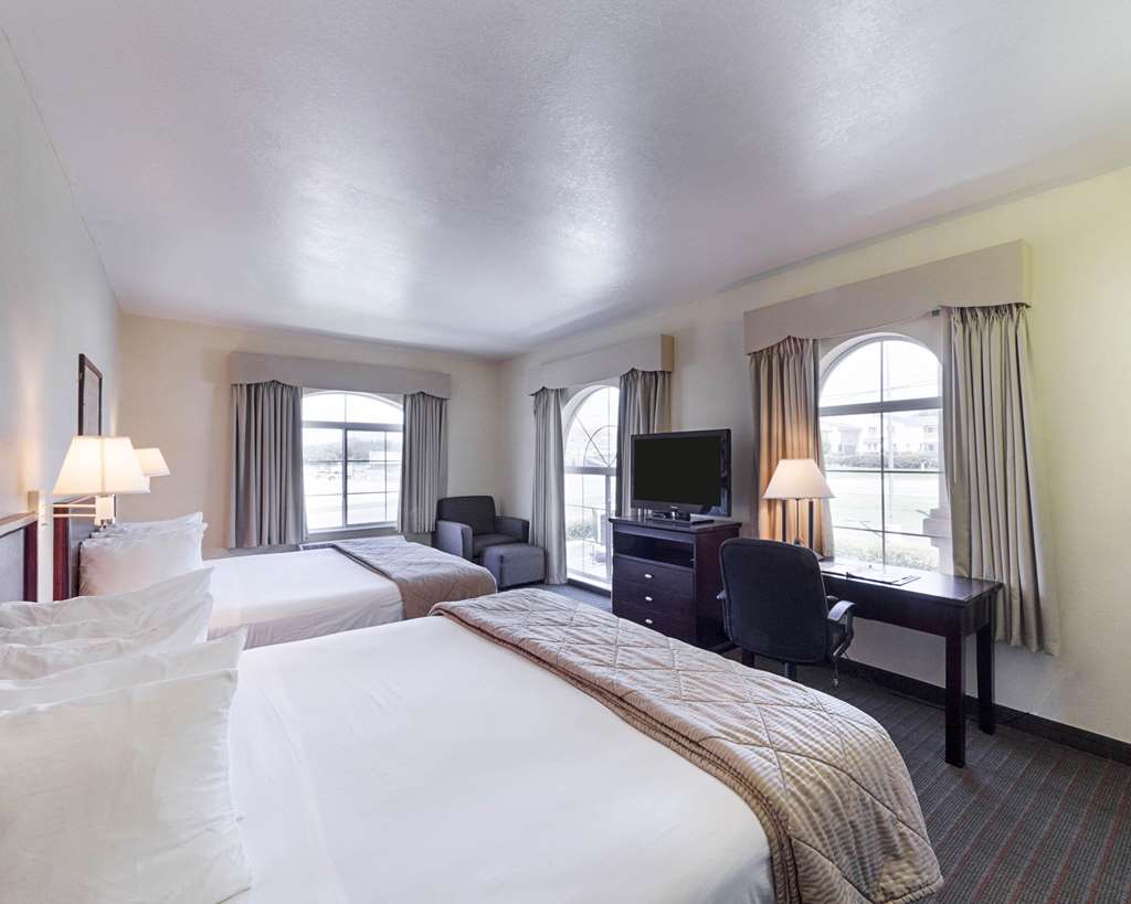 Quality Inn & Suites Kerrville - photo 11