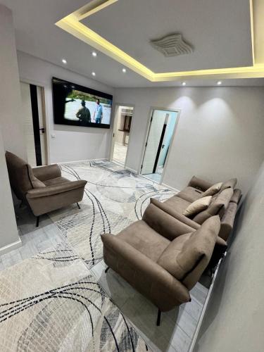 Vista Dushanbe urban Comfort 3 Bedrooms and Lounge Space — 4-Star Luxury Hotel in Dushanbe, Tajikistan