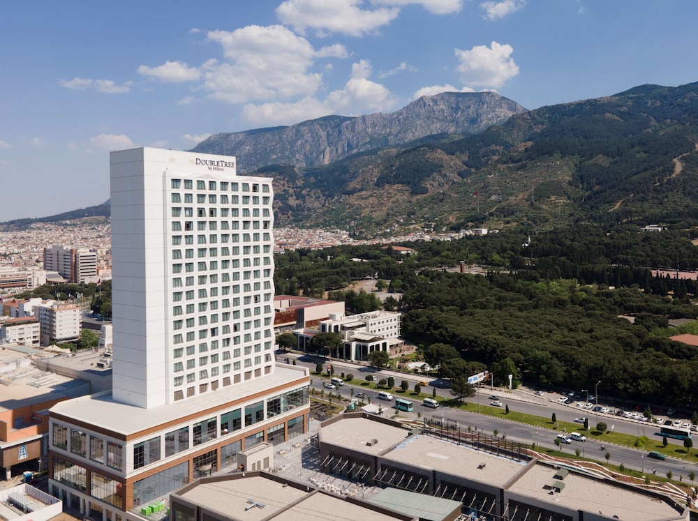 DoubleTree by Hilton Manisa - carbon neutral hotel in Manisa
