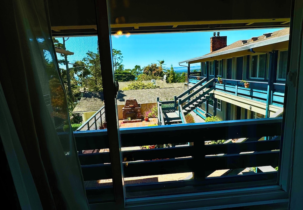 Carmel Wayfarer Inn - photo 28