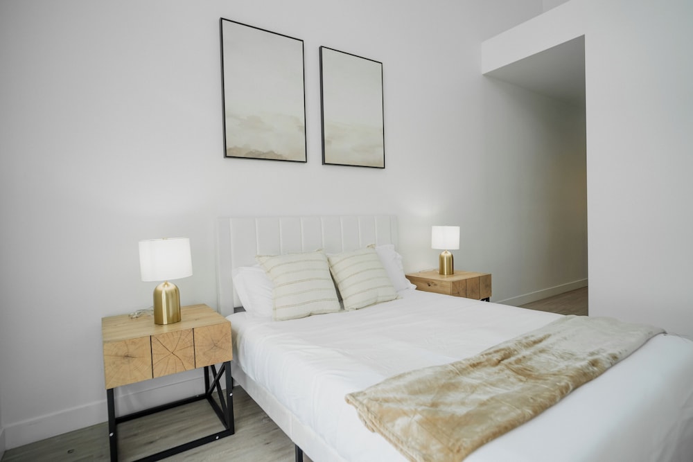 Chic Urban Retreat in Heart of LA - photo 15
