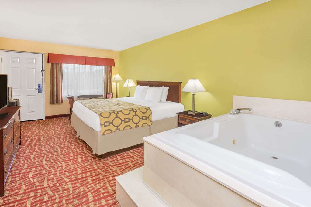 Baymont by Wyndham Sevierville Pigeon Forge - photo 10