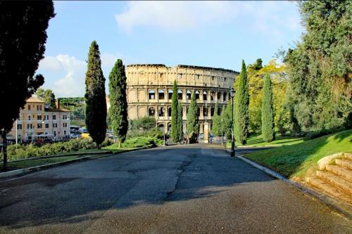 Tolli Colosseo Apartment — 4-Star Luxury Hotel in Rome, Italy