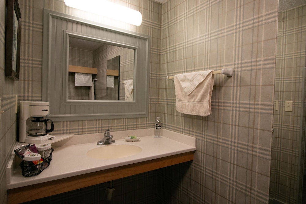 Essenhaus Inn & Conference Center - photo 42