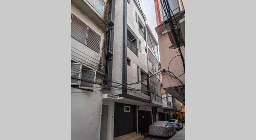 P1 Silom Pan large room full kitchen WIFI 4 6pax