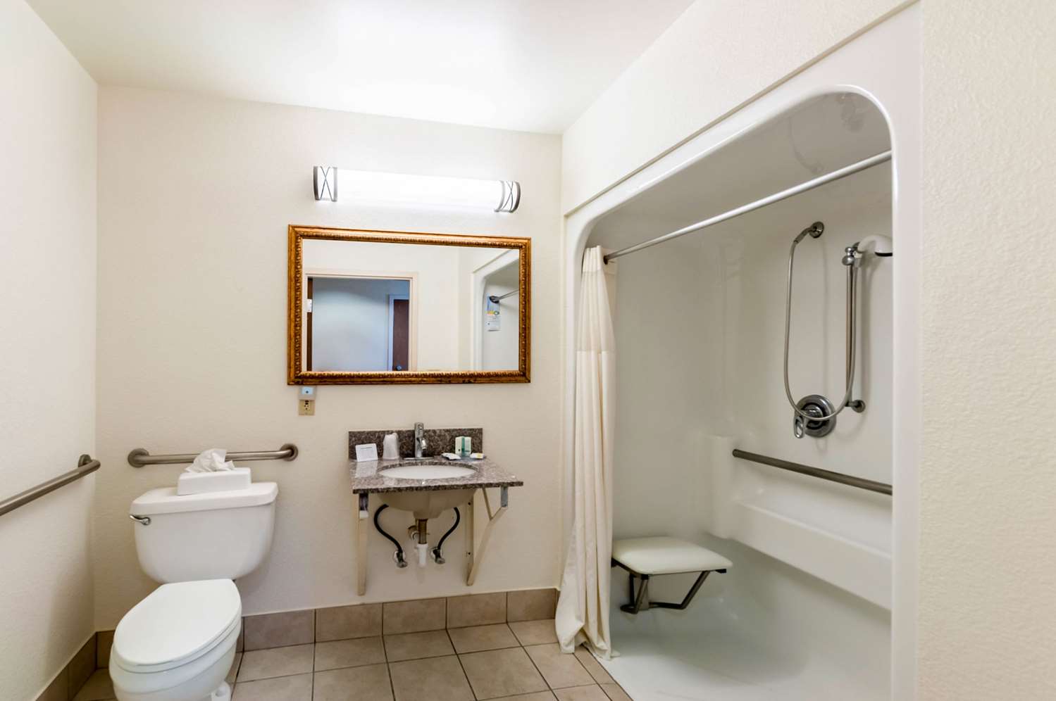 Red Roof Inn & Suites Chestertown - photo 20