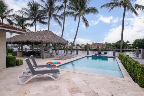 Paradise Manor - carbon neutral hotel in Pompano Beach