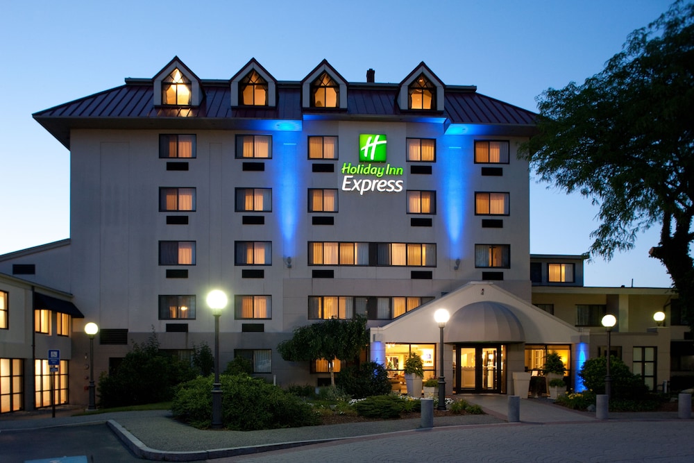 Holiday Inn Express Boston Waltham by IHG - photo 29
