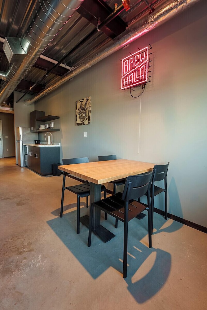 Brewhalla Hotel - photo 21