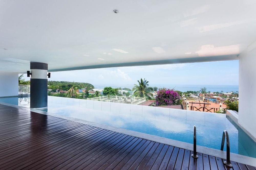 Sunset Plaza by Wachinee - carbon neutral hotel in Phuket