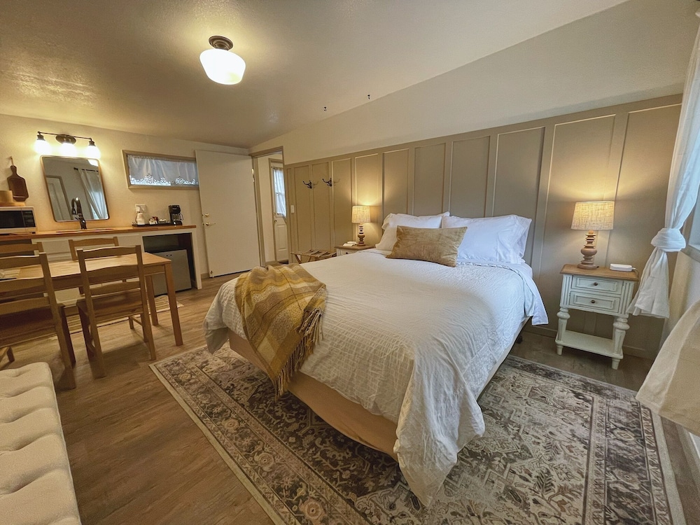 Emerald Valley Inn - photo 36