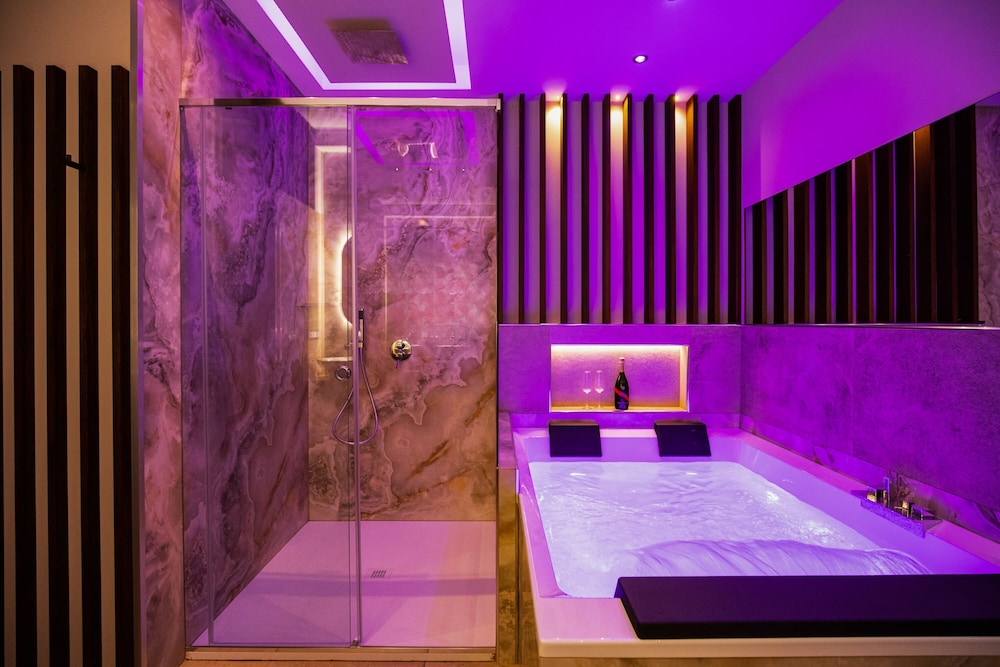 AlbaDea Déco&Jacuzzi in Rome, Italy