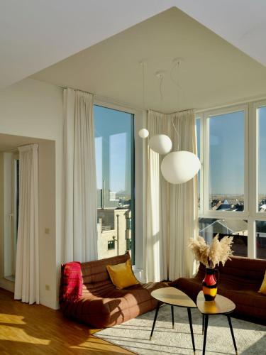 Stijlvolle en lichtrijke design penthouse met prachtig uitzicht te Wenduine — 4-Star Luxury Hotel in De Haan, Belgium