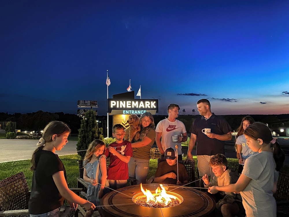 Pinemark Inn & Suites - photo 52
