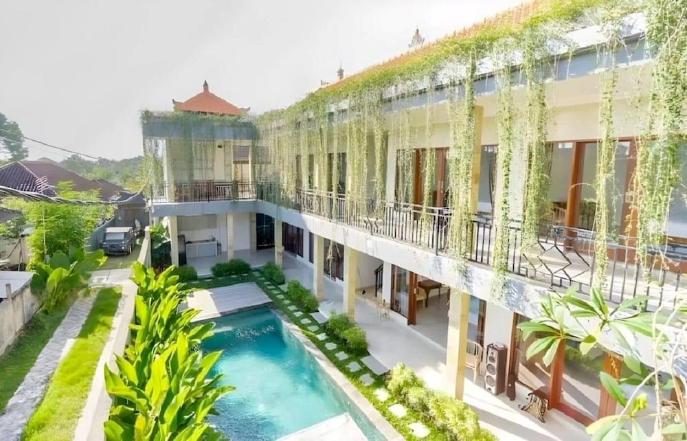 D'tegal Guest House Tropical Courtyard in Canggu — 4-Star Luxury Hotel in Bali, Indonesia