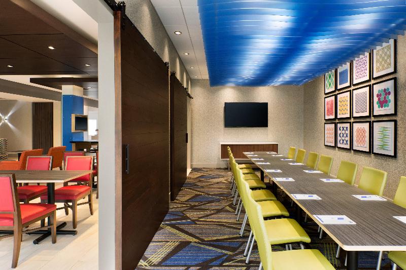 Holiday Inn Express & Suites Allen Park by IHG - photo 38