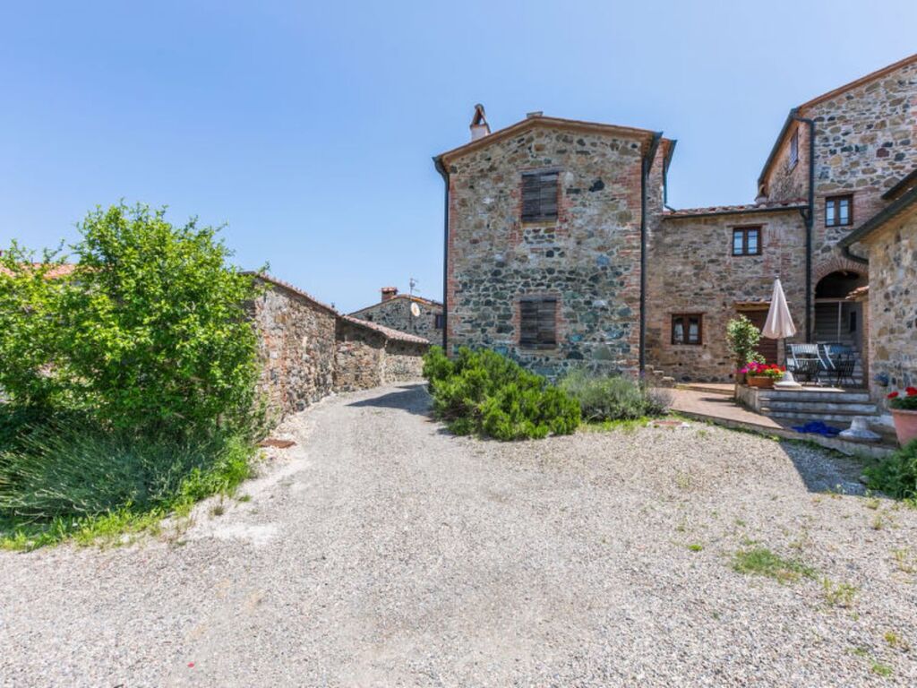 House Joie Pomarance — 4-Star Luxury Hotel in Castelnuovo Di Val Di Cecina, Italy