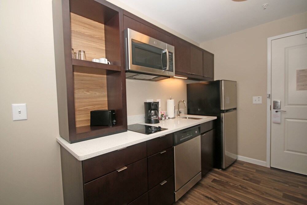 TownePlace Suites by Marriott Charleston North Charleston - photo 9