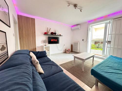 Infondoalmar Rimini Intero Apt Indipendente Netflix Metromare a 40m Proiettore 4k Cinema Wifi Fibra Led Parcheggio Riscaldamento — 4-Star Luxury Hotel in Rivazzurra, Italy