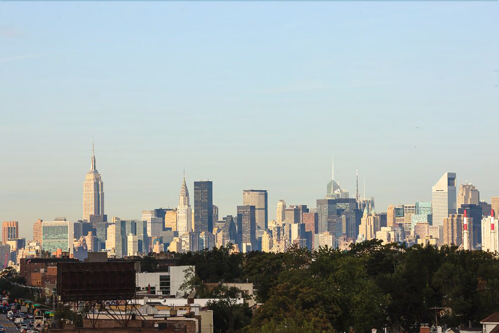 SpringHill Suites New York LaGuardia Airport - photo 23