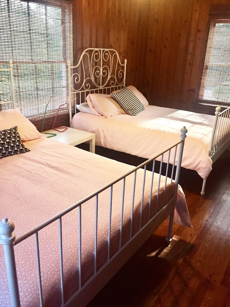 Swamp Rabbit Inn Travelers Rest - photo 10