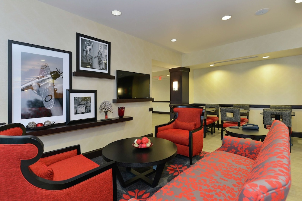 Hampton Inn Middletown - photo 2