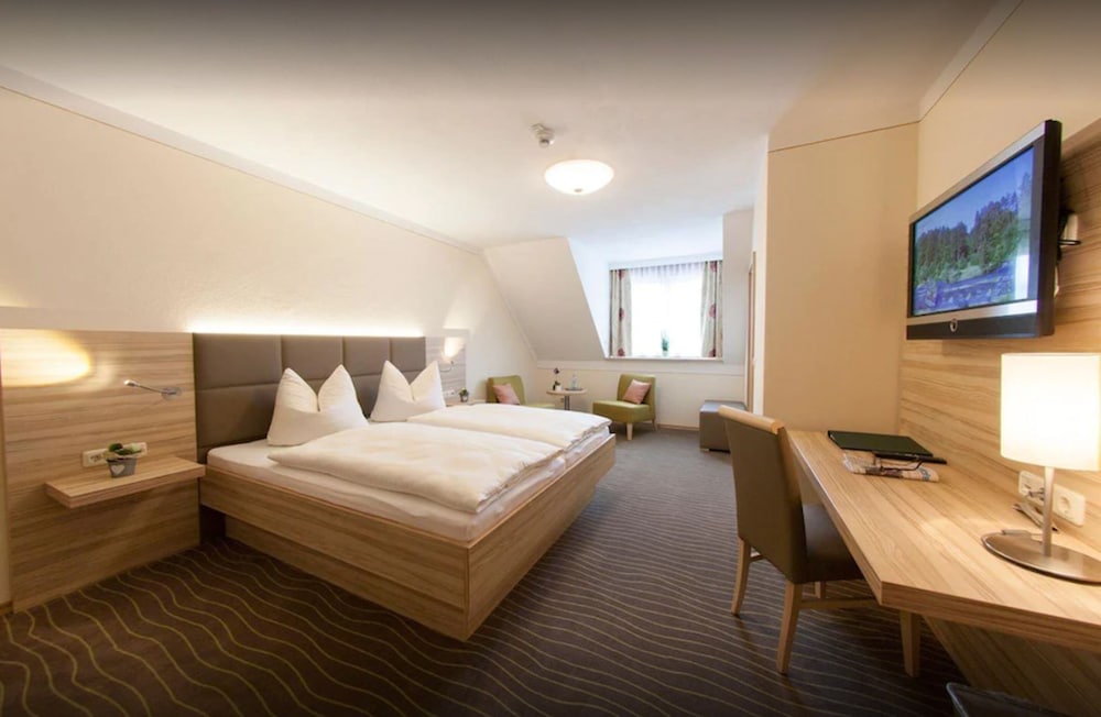 Hotel Strasshof — Pfaffenhofen An Der Ilm — photo 4