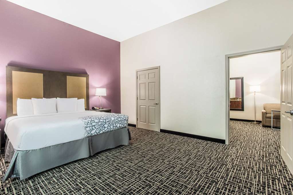 La Quinta Inn & Suites by Wyndham Hillsboro - photo 23