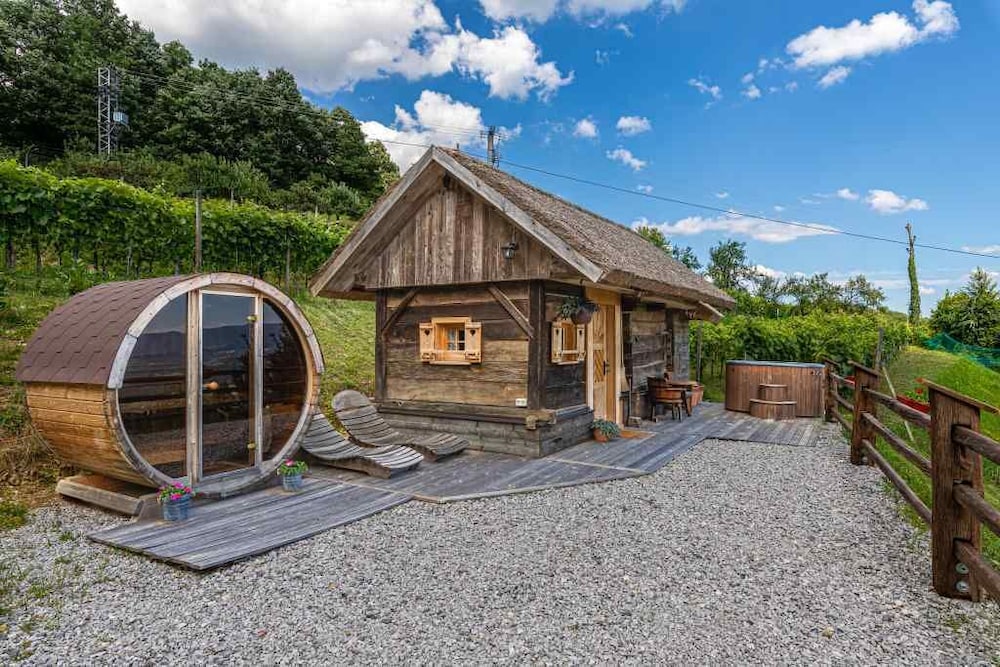 Glamping Paradise Škatlar in Novo Mesto, Slovenia