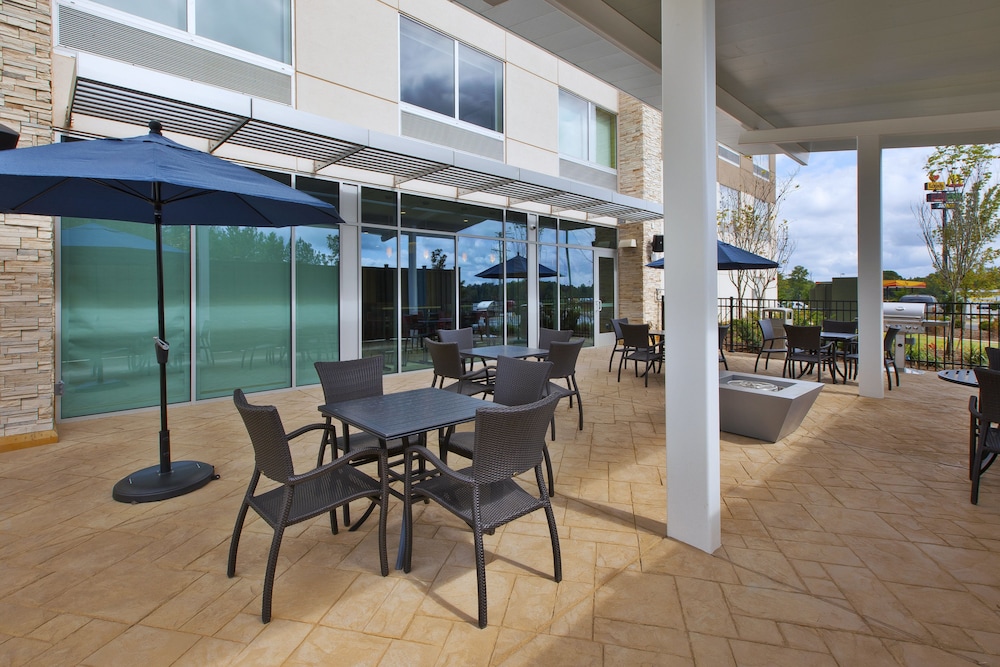 Holiday Inn Express & Suites South Hill by IHG - photo 32
