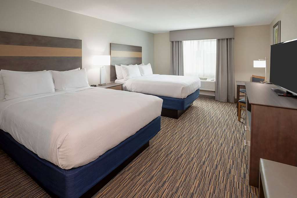 Little Crow Hotel & Conference Trademark by Wyndham - photo 7