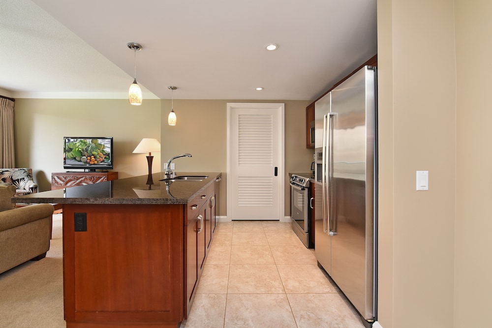 Honua Kai Hokulani 218 by RedAwning - photo 11
