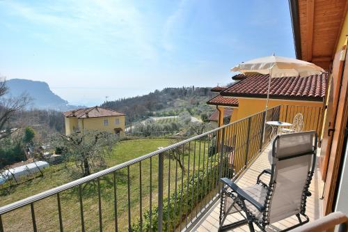 Blue Apartment in Marciaga di Costermano — 4-Star Luxury Hotel in Costermano, Italy
