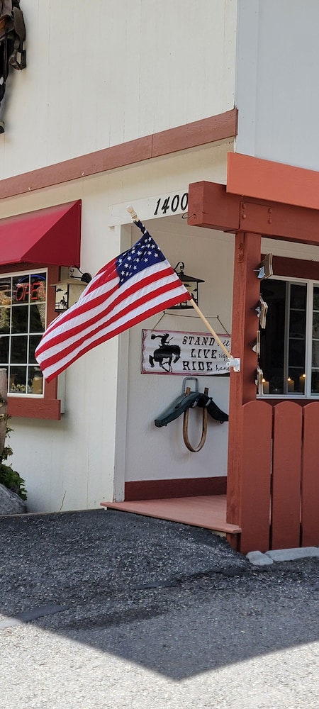 Hot Springs Inn - photo 80