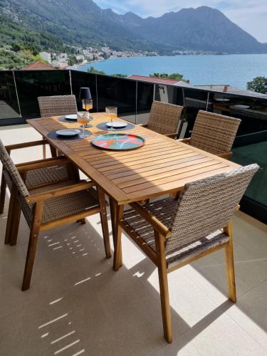 Villa Laganini Appartement 1&3 — 4-Star Luxury Hotel in Gradac, Croatia