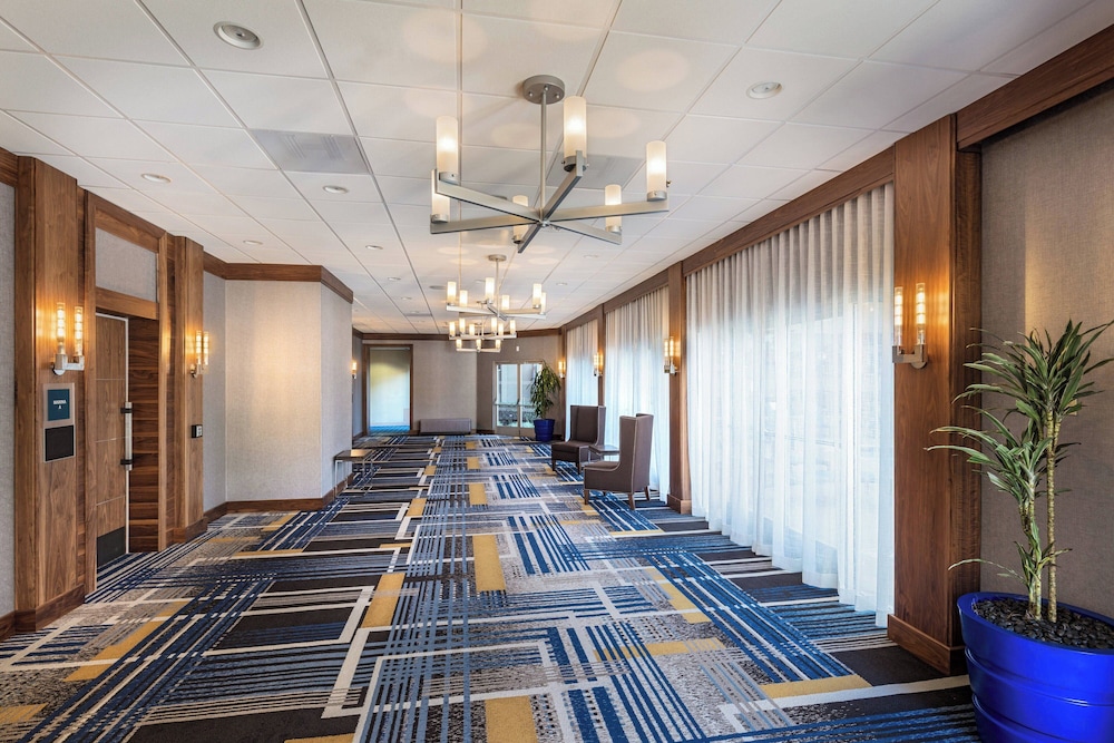 Four Points by Sheraton Los Angeles Westside - photo 35