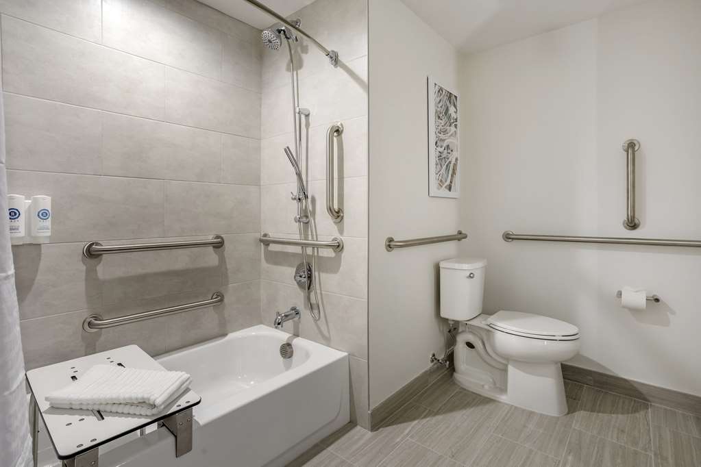 Comfort Inn & Suites Newark Liberty International Airport - photo 16